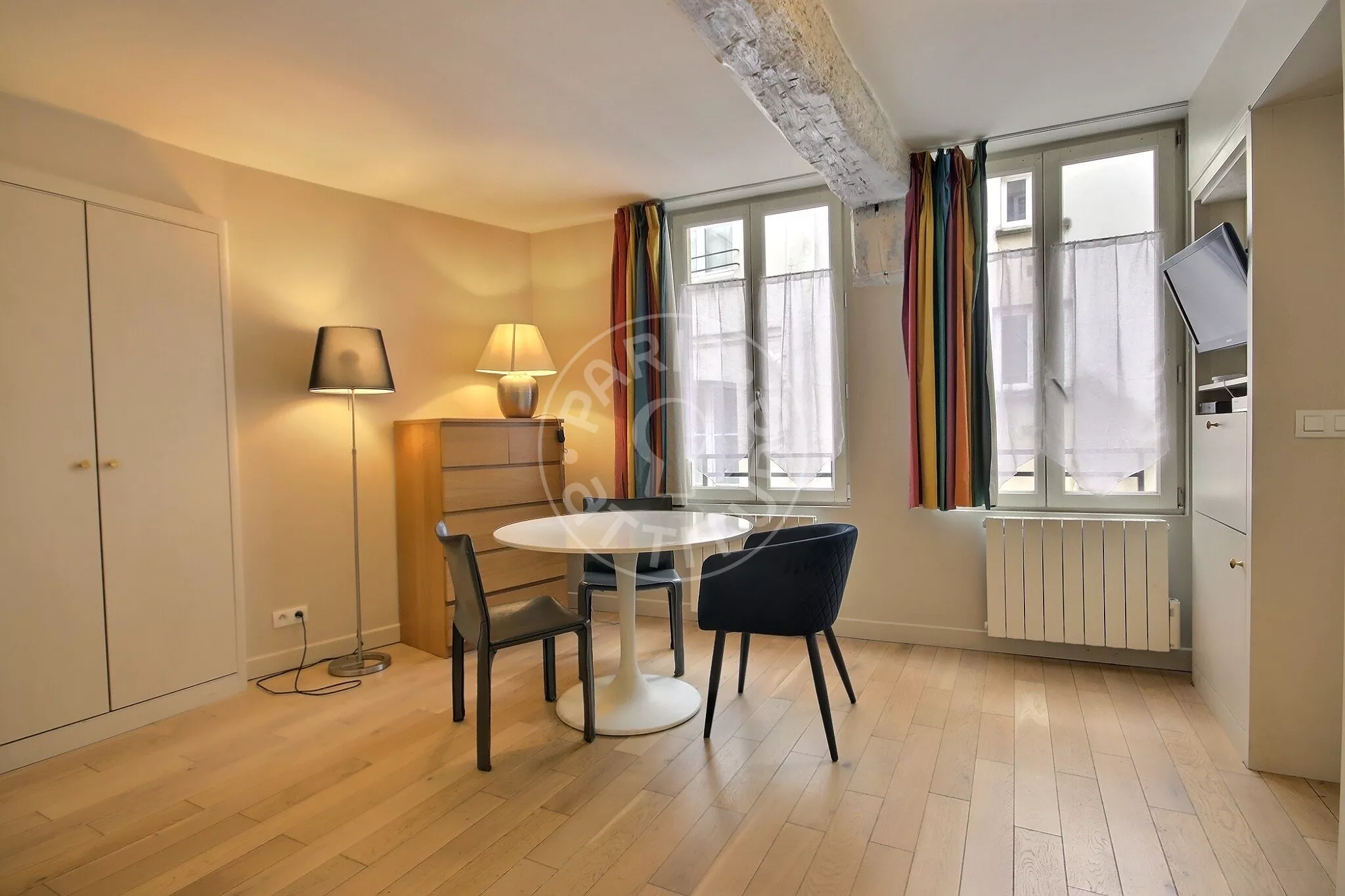 Appartement Rue Sainte-Croix de la Bretonnerie à Paris