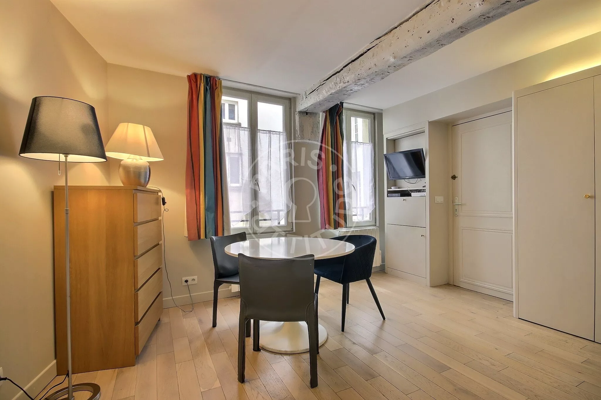 Appartement Rue Sainte-Croix de la Bretonnerie à Paris