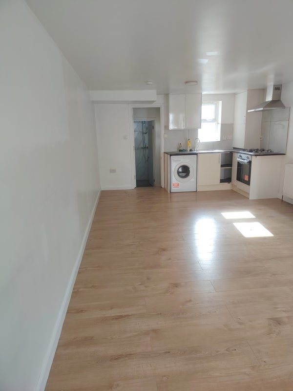 Flat Boyn Valley Road in Maidenhead