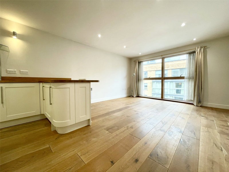 Room Saville Place in Bristol