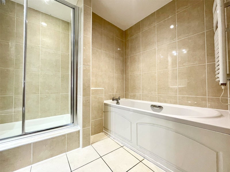 Room Saville Place in Bristol