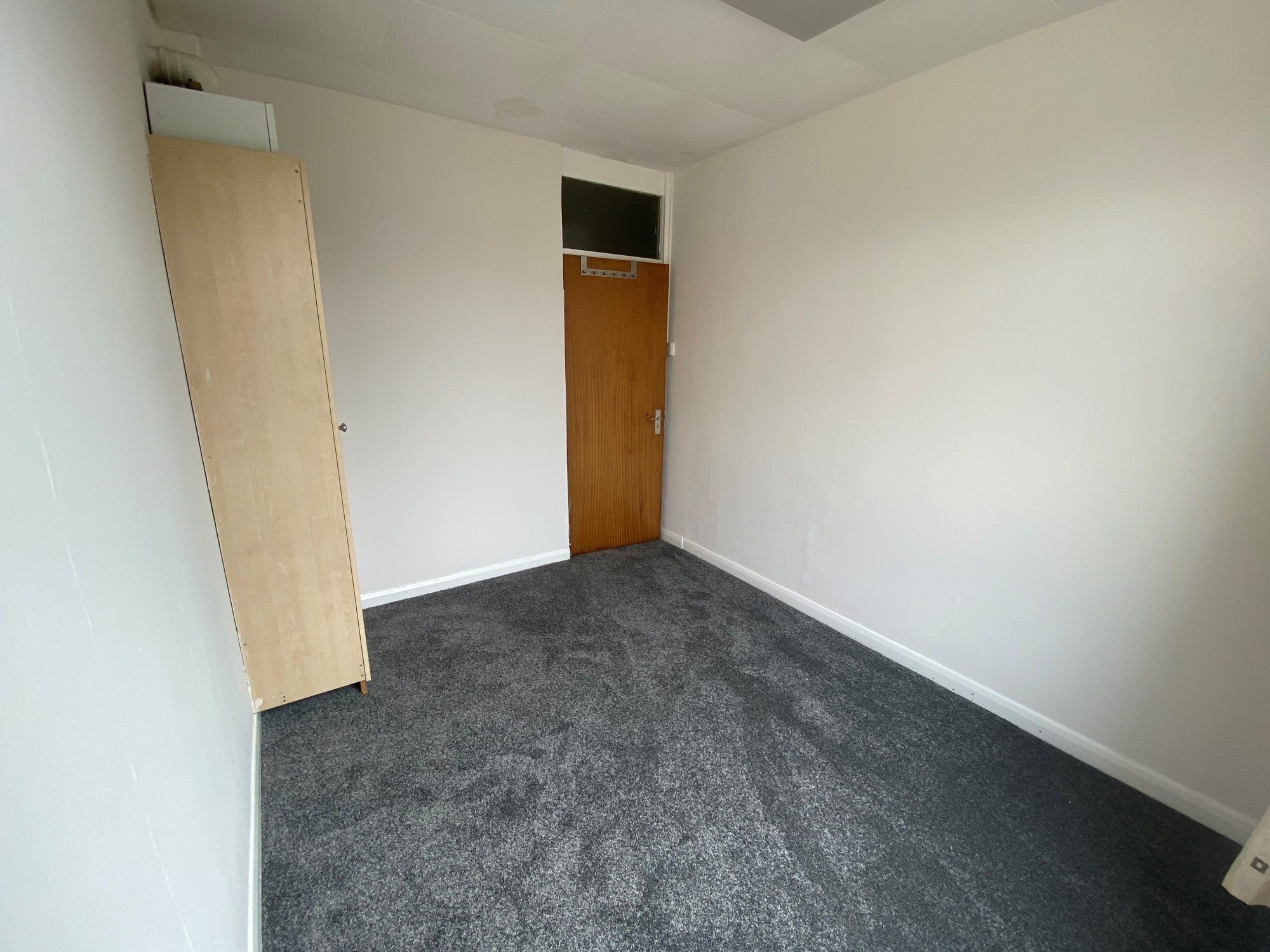 Flat Mitcham Road in Greater London