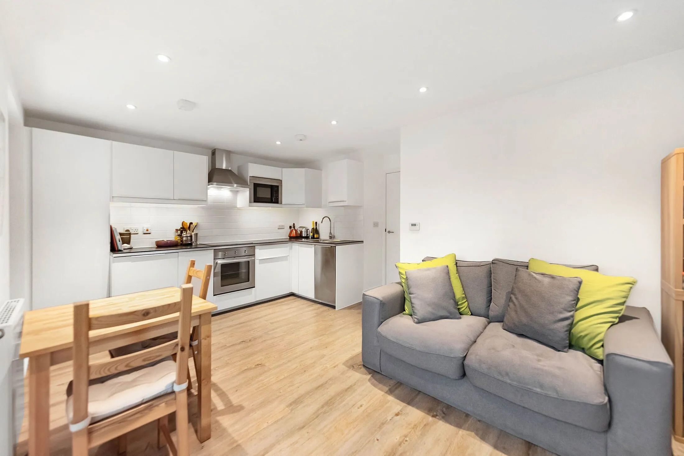 Flat Triangle Place in Greater London