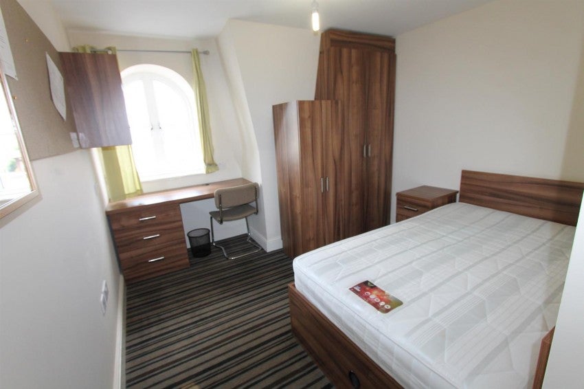 Room Old Warwick Road in Royal Leamington Spa