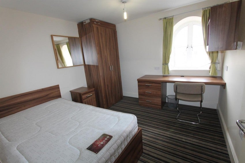 Room Old Warwick Road in Royal Leamington Spa