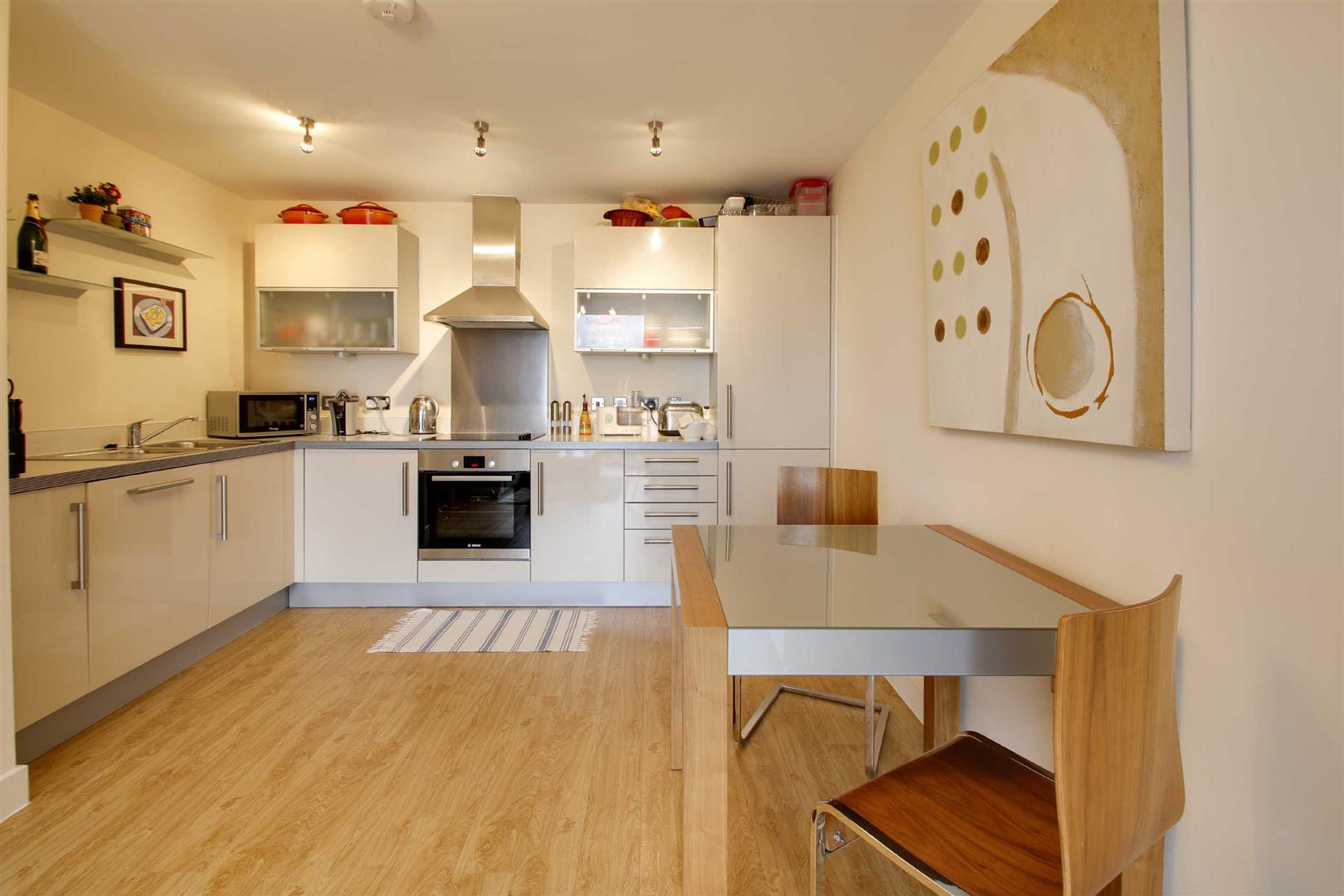 Flat Strobel Mews in Upton