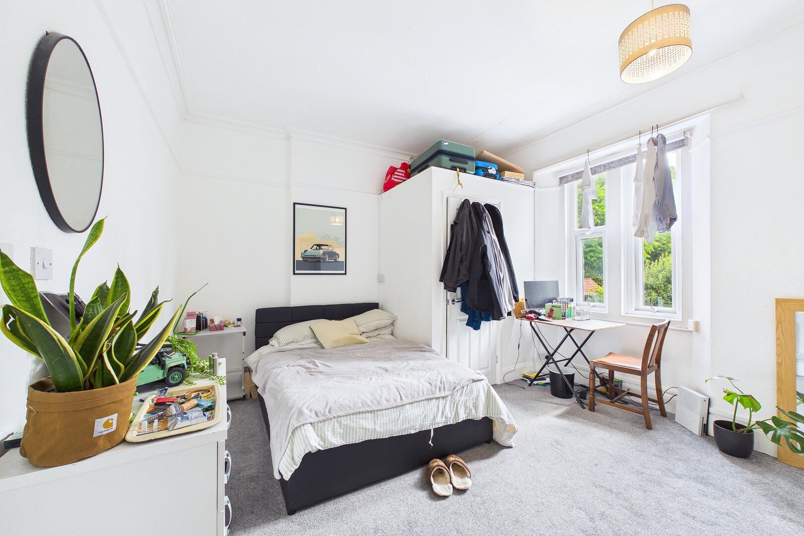 Room Central Way in Clevedon