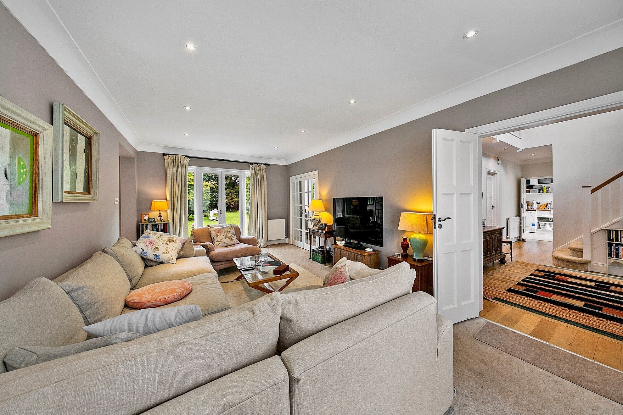 House Roedean Crescent in Greater London