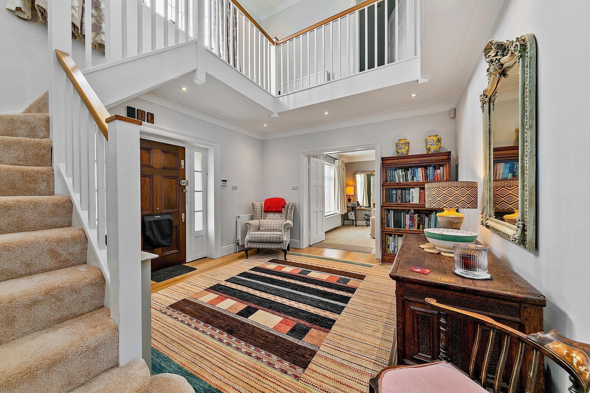 House Roedean Crescent in Greater London