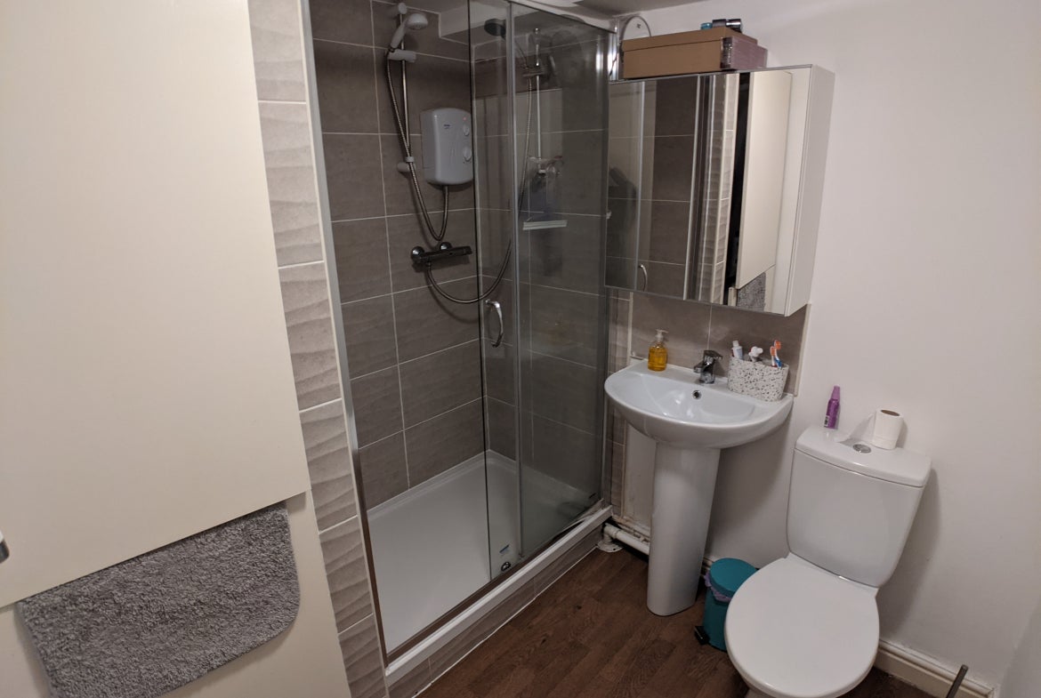 Flat Parsonage Road in Manchester