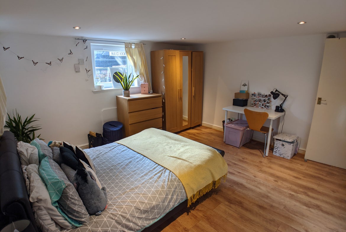 Flat Parsonage Road in Manchester