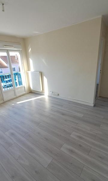 Appartement Place Raymond Barbé à Charvieu-Chavagneux