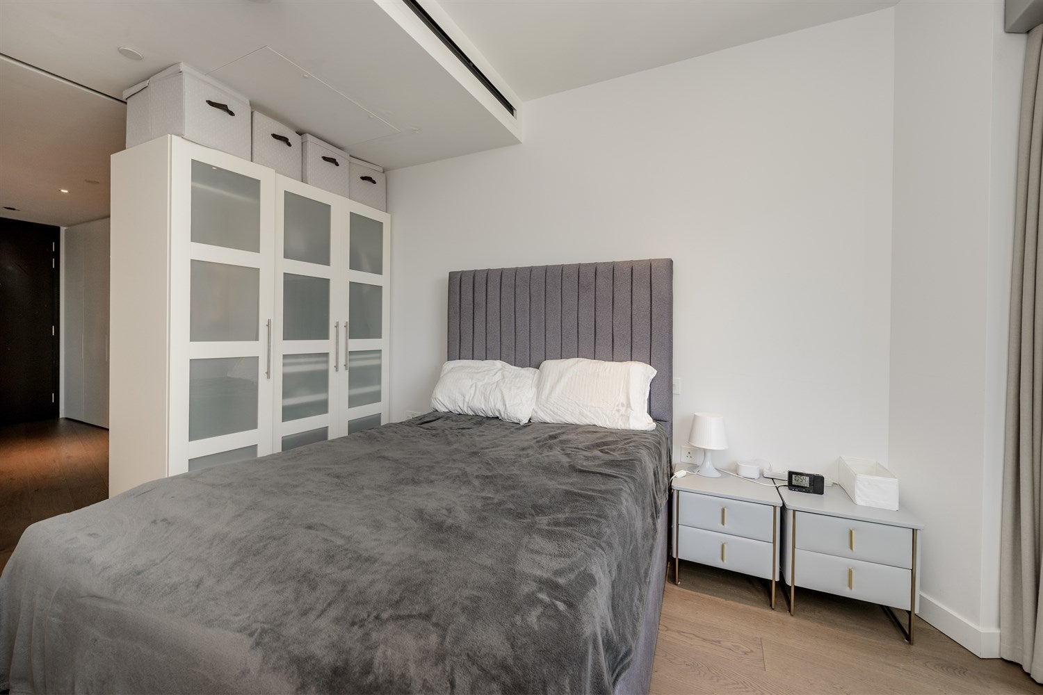 Flat Beechmore Road in London