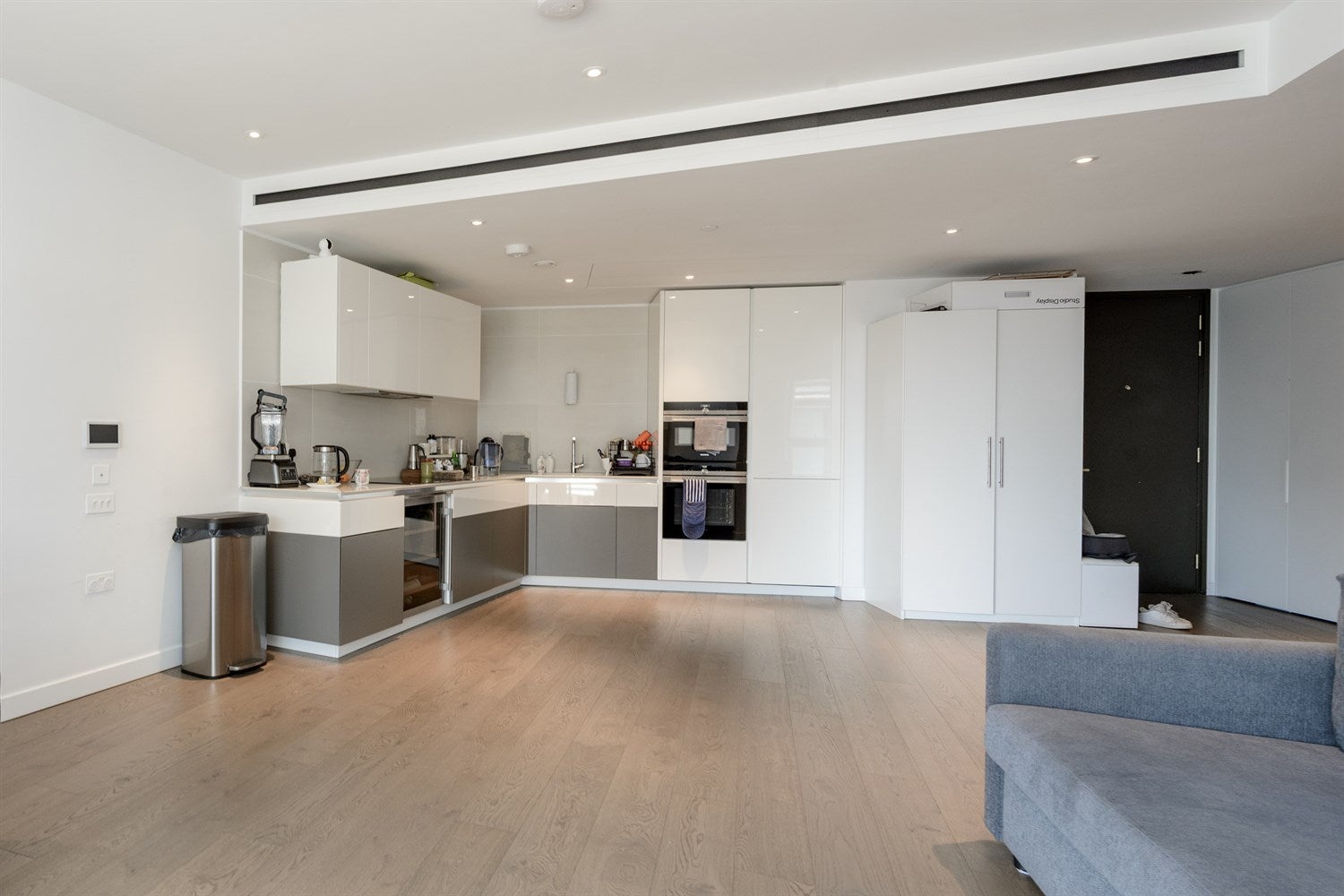 Flat Beechmore Road in London