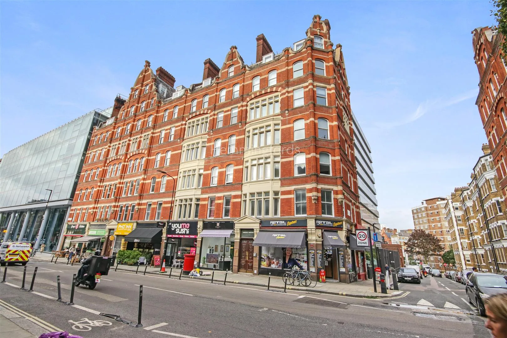 Flat Gray's Inn Road in Greater London
