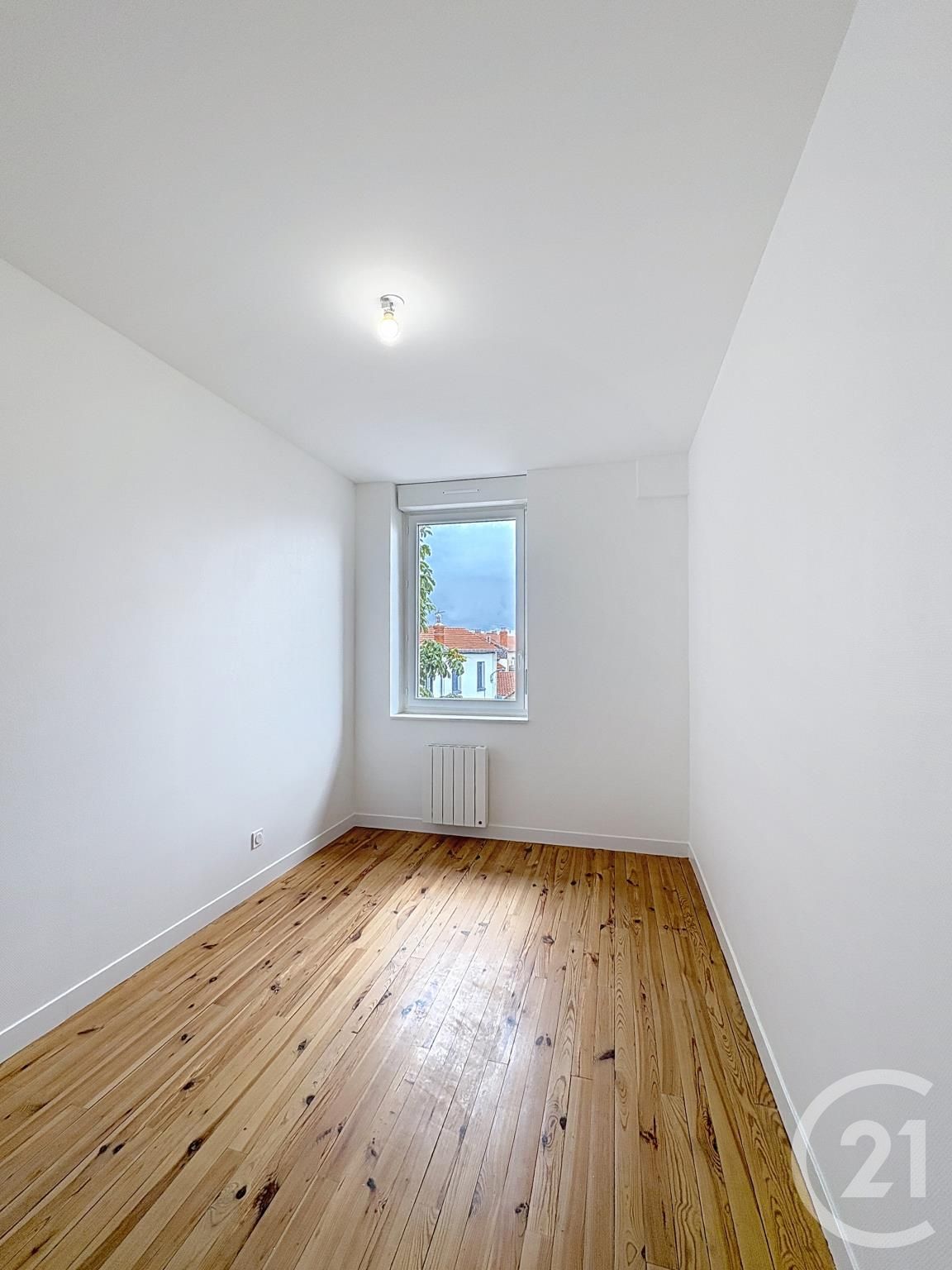 Flat Place de Jaude in Clermont-Ferrand