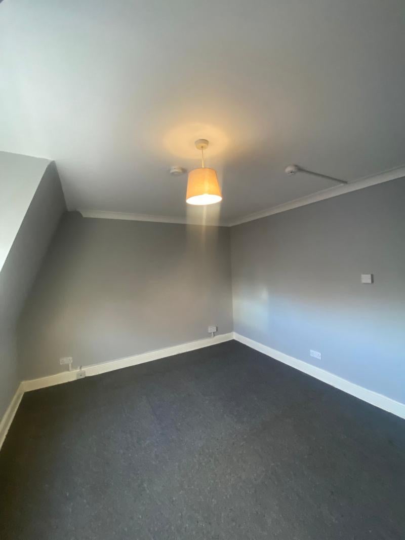 Room London Road in Greater London