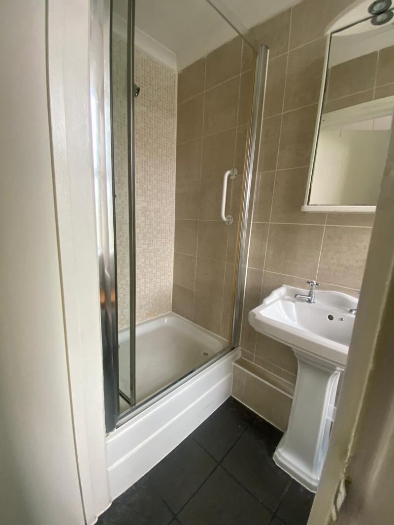 Room London Road in Greater London