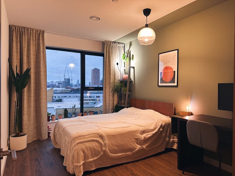Room Mayfly Close in Greater London