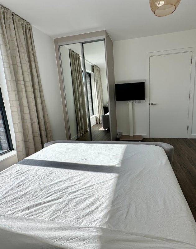 Room Mayfly Close in Greater London
