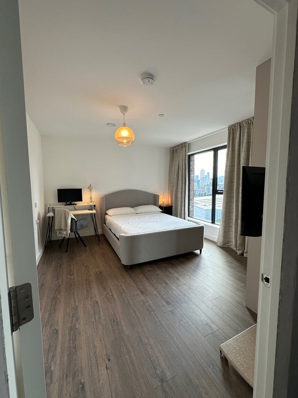 Room Mayfly Close in Greater London