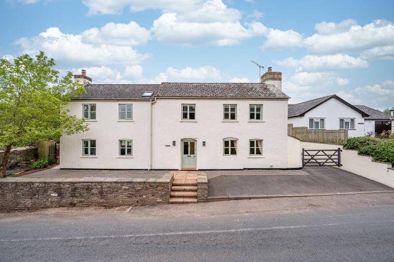 House Greystones Crescent in Llantilio Pertholey