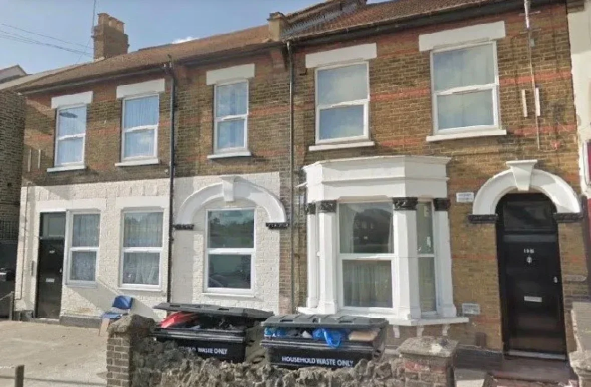 Flat Ordnance Road in Greater London