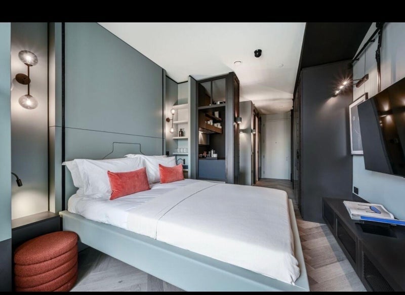 Flat Haydon Way in Greater London