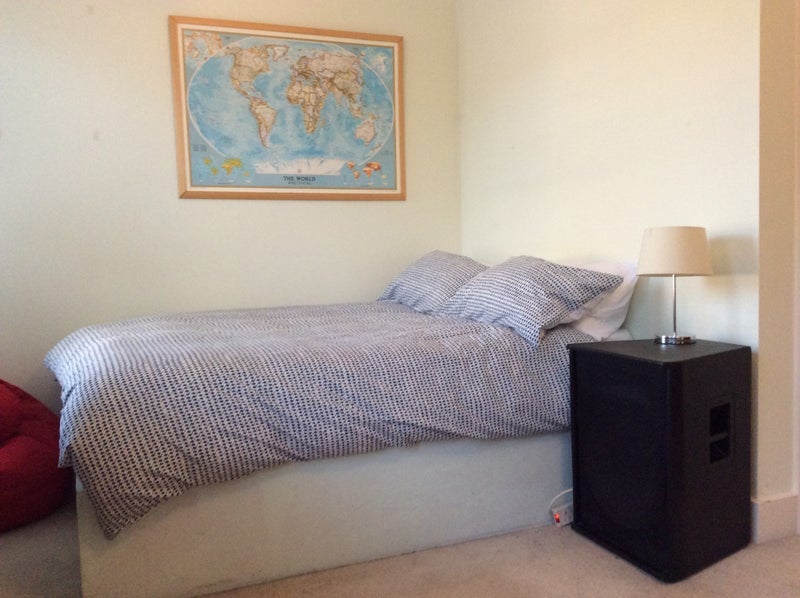 Room Huddleston Road in Greater London