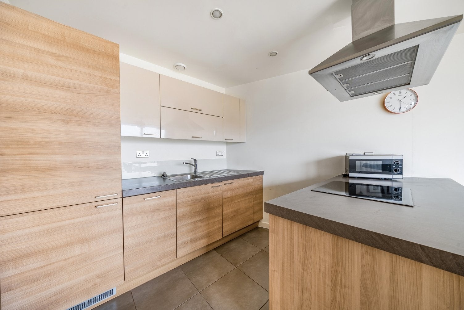 Flat Copperas Street in Greater London