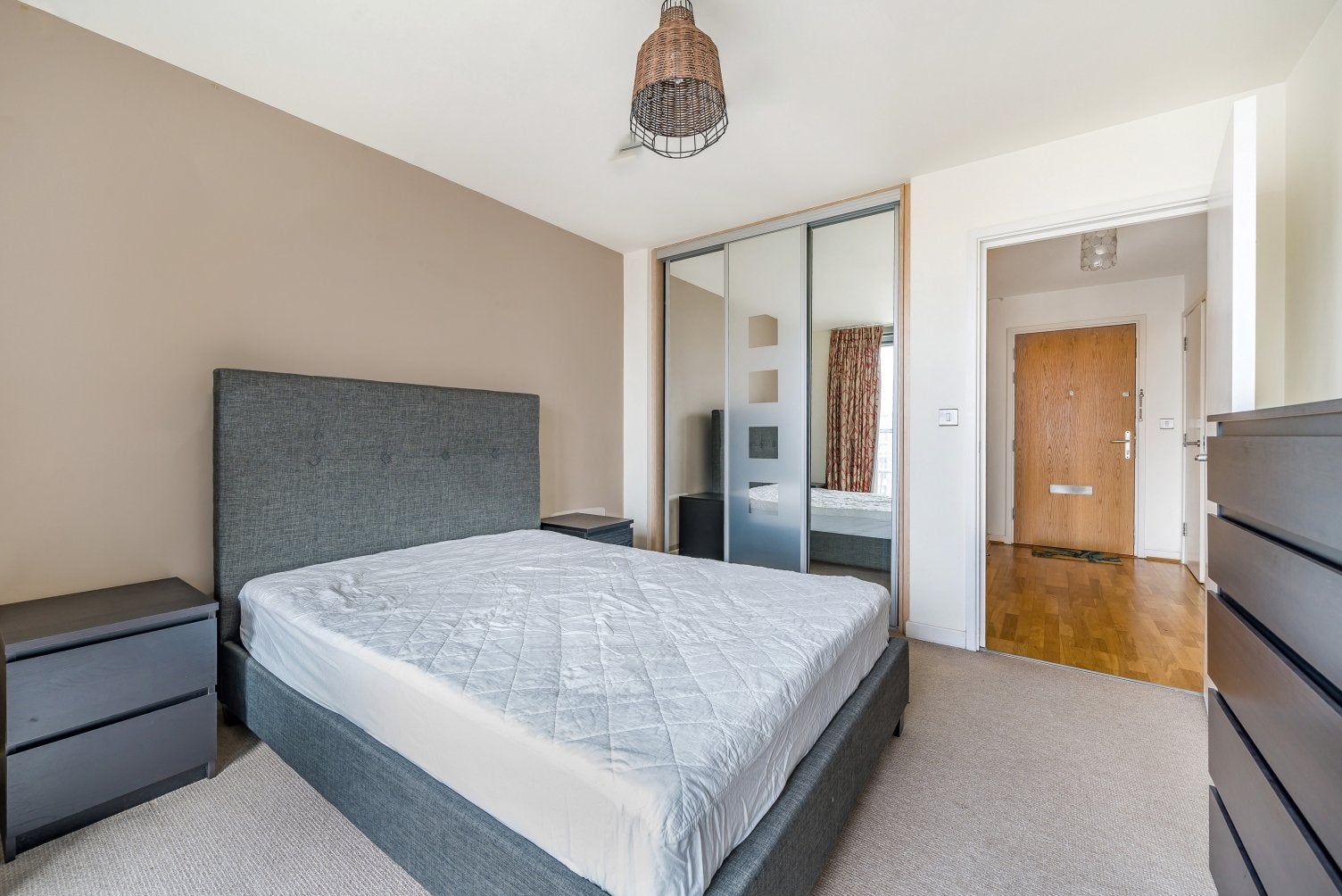 Flat Copperas Street in Greater London