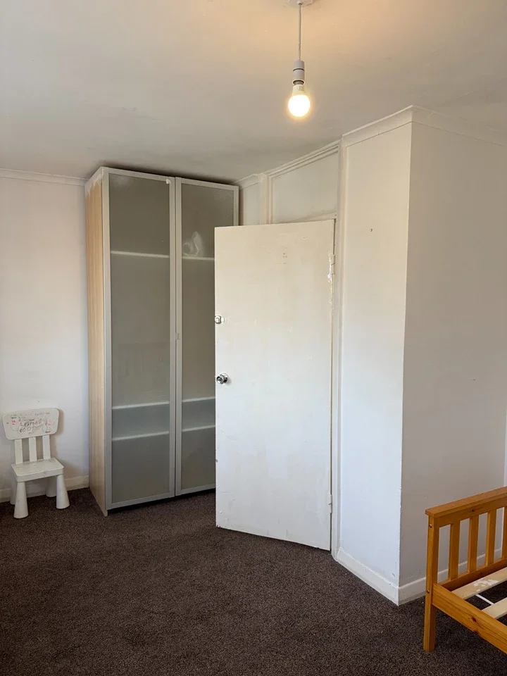 Flat Pembury Court in Greater London
