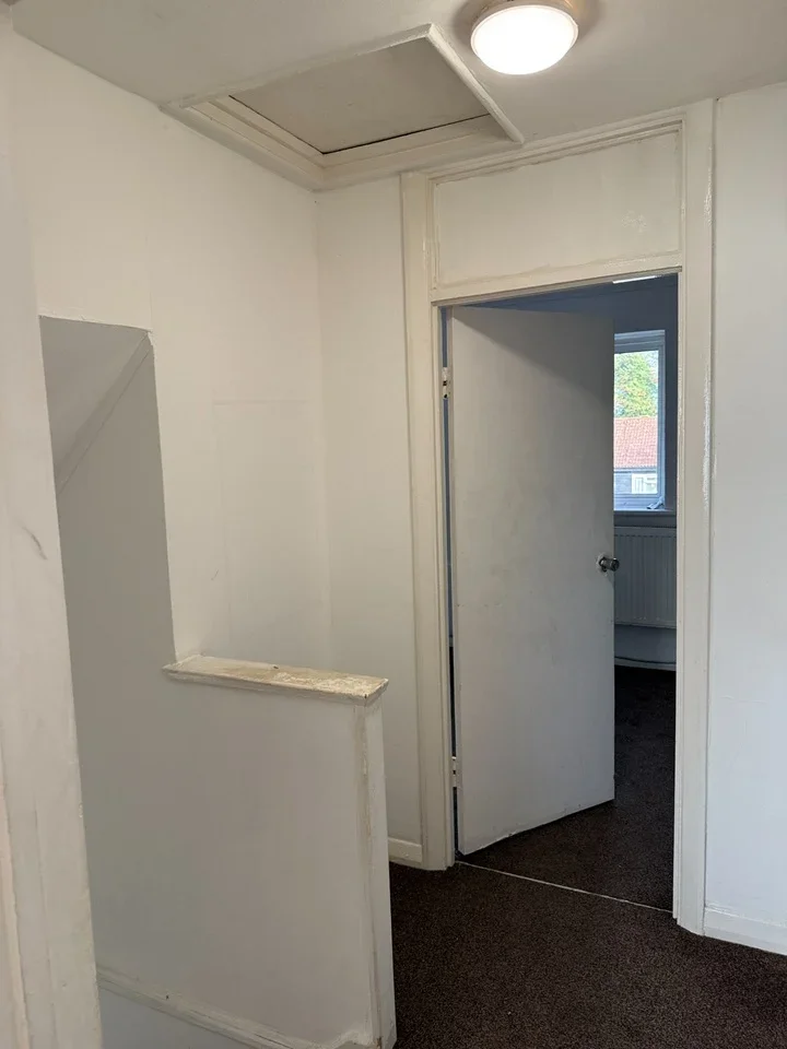 Flat Pembury Court in Greater London
