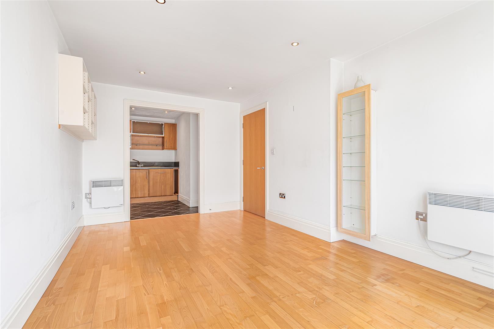 Flat Seven Kings Way in Greater London