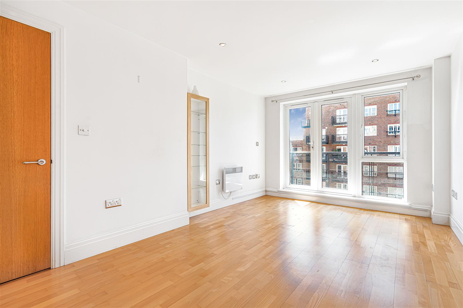 Flat Seven Kings Way in Greater London