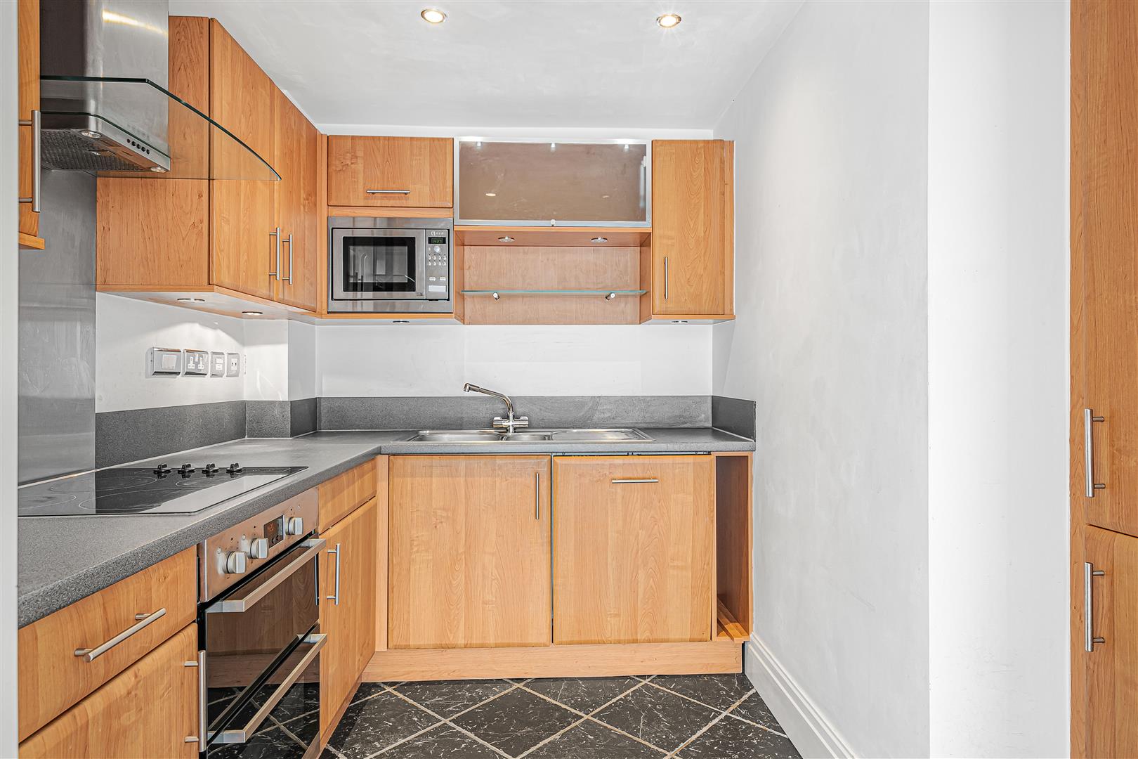 Flat Seven Kings Way in Greater London