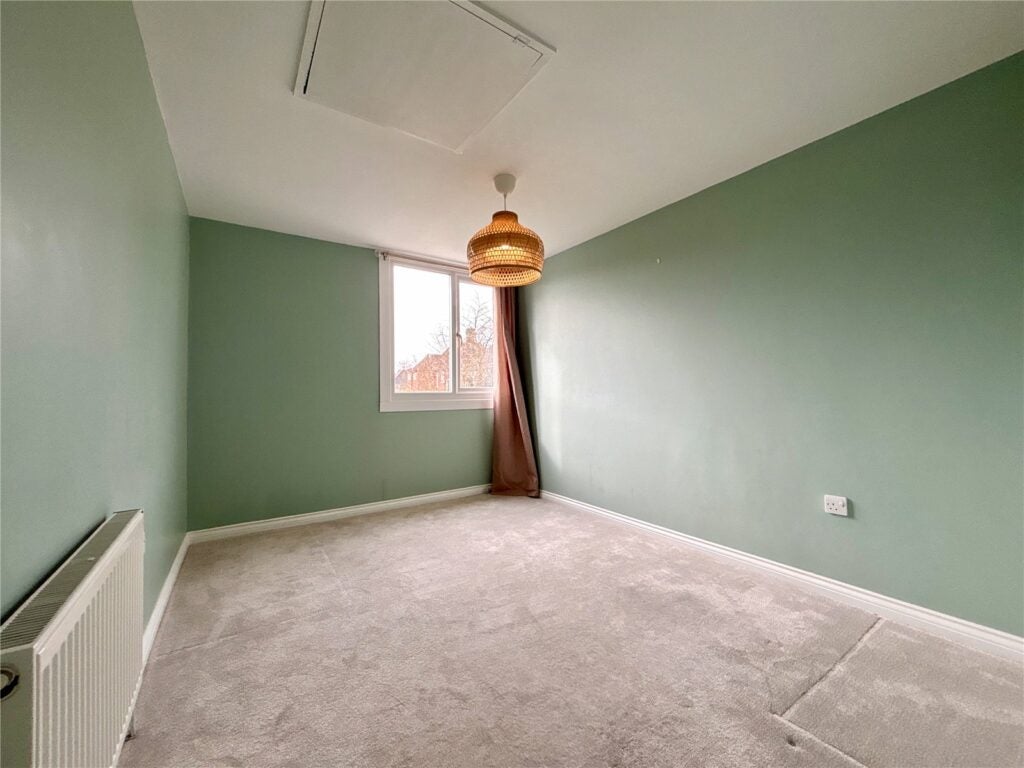 House Silvester Close in Basingstoke and Deane