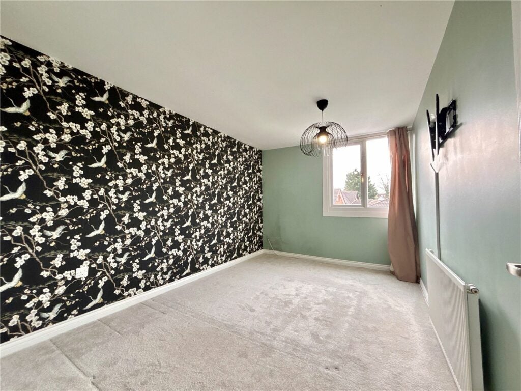House Silvester Close in Basingstoke and Deane