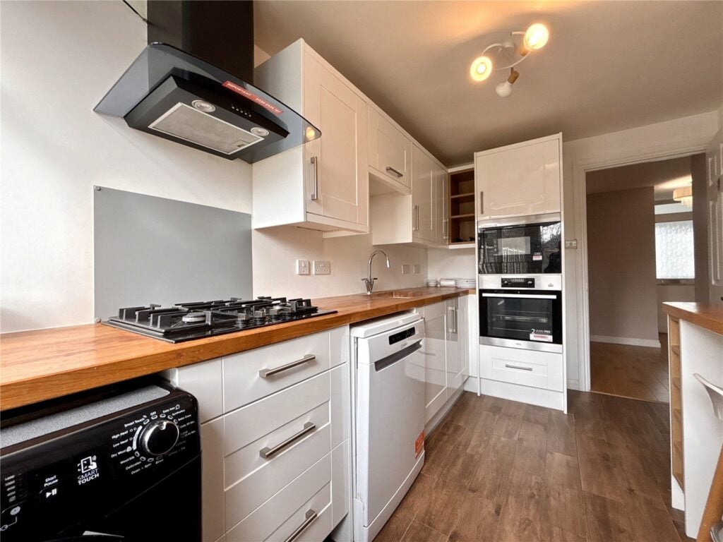 House Silvester Close in Basingstoke and Deane