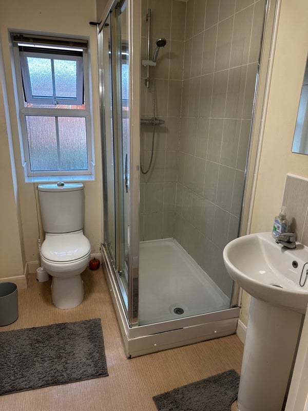 Room William Barrows Way in Sandwell