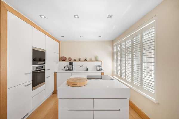 Flat Westbourne Grove in City of Westminster
