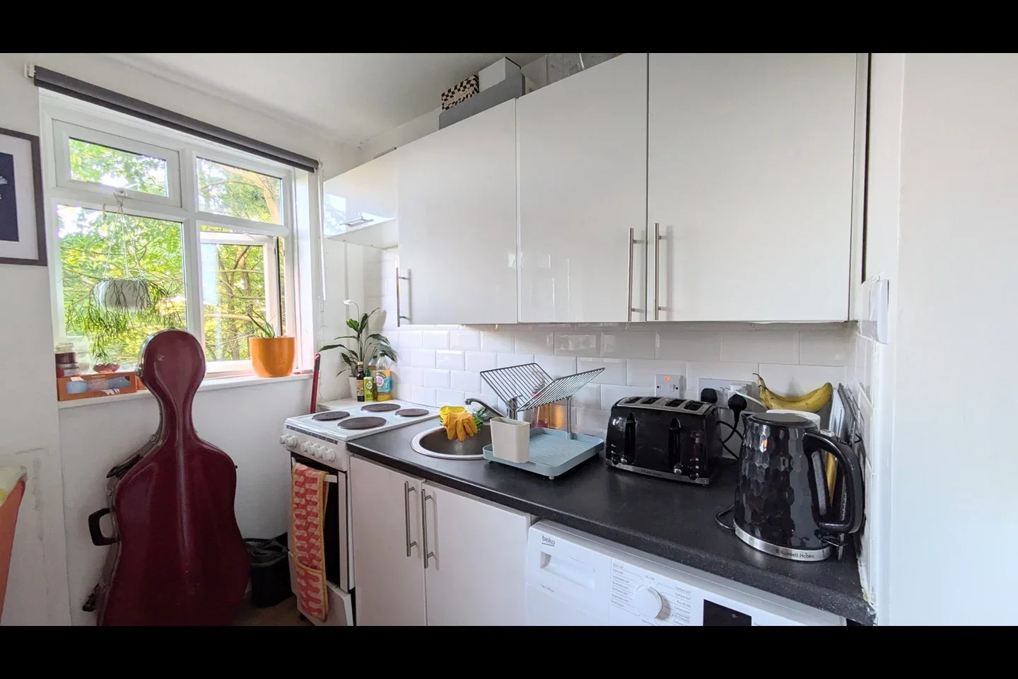 Flat Dryburgh Road in Greater London
