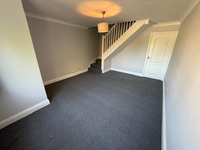 Flat Ridding Close in Corby