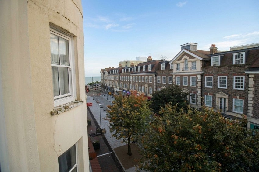Flat Terminus Road in Eastbourne