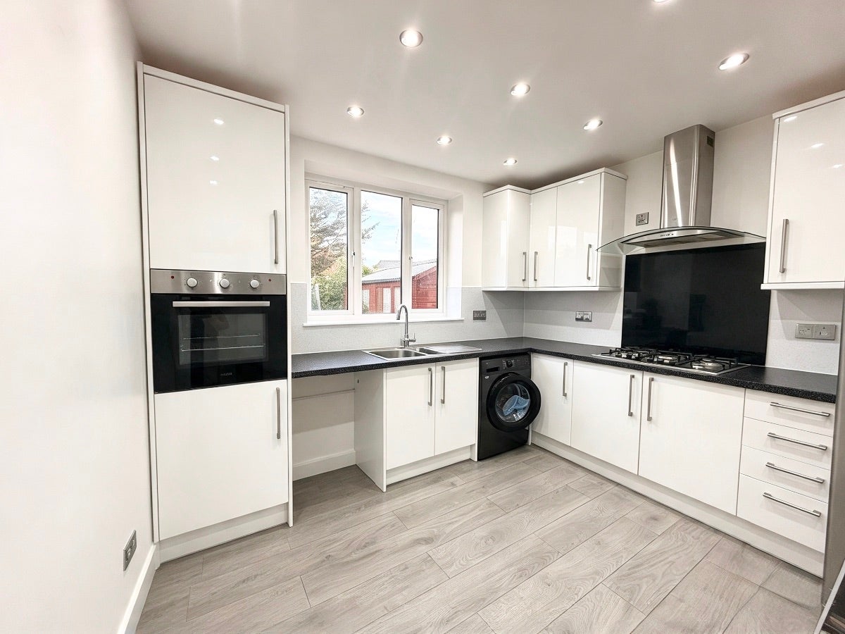 House Leyburn Crescent in Greater London