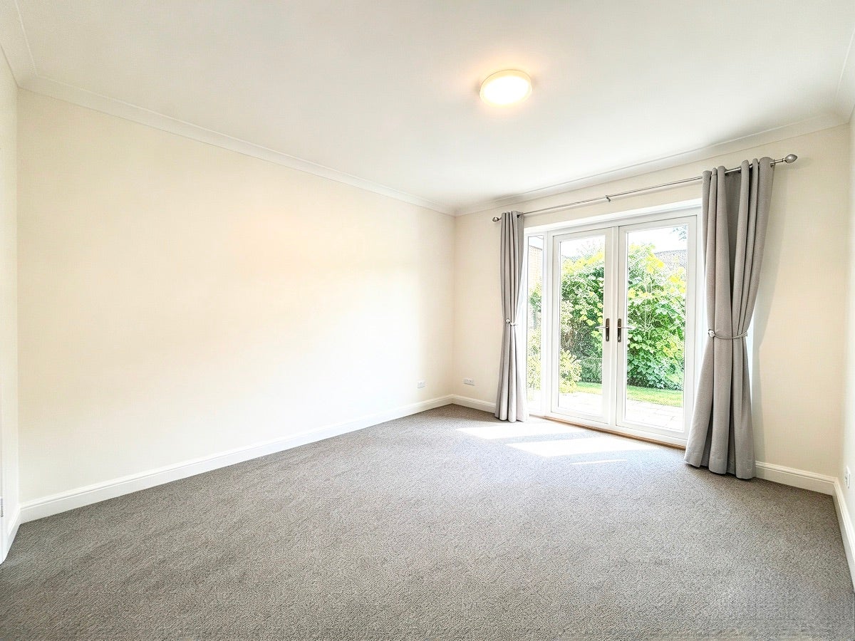 House Leyburn Crescent in Greater London