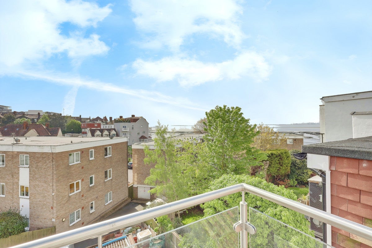 Flat Prittle Brook Greenway in Southend-on-Sea