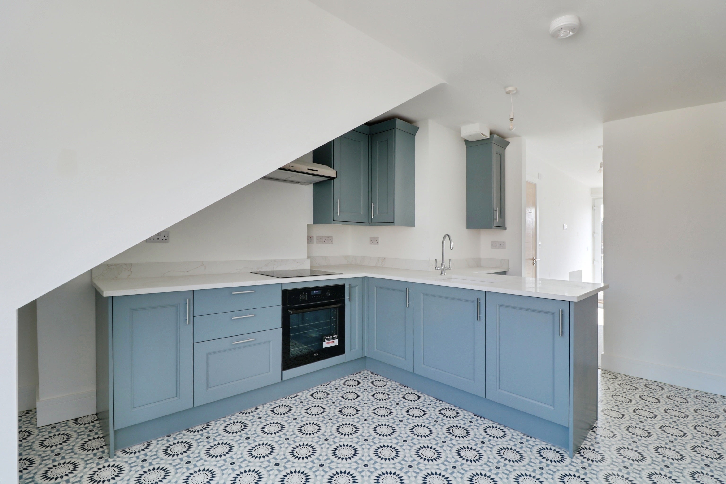 Flat Tintern Avenue in Southend-on-Sea