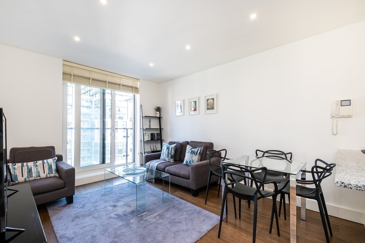 Flat Praed Street in City of Westminster