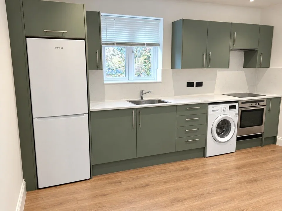 Room Deacon Road in Greater London